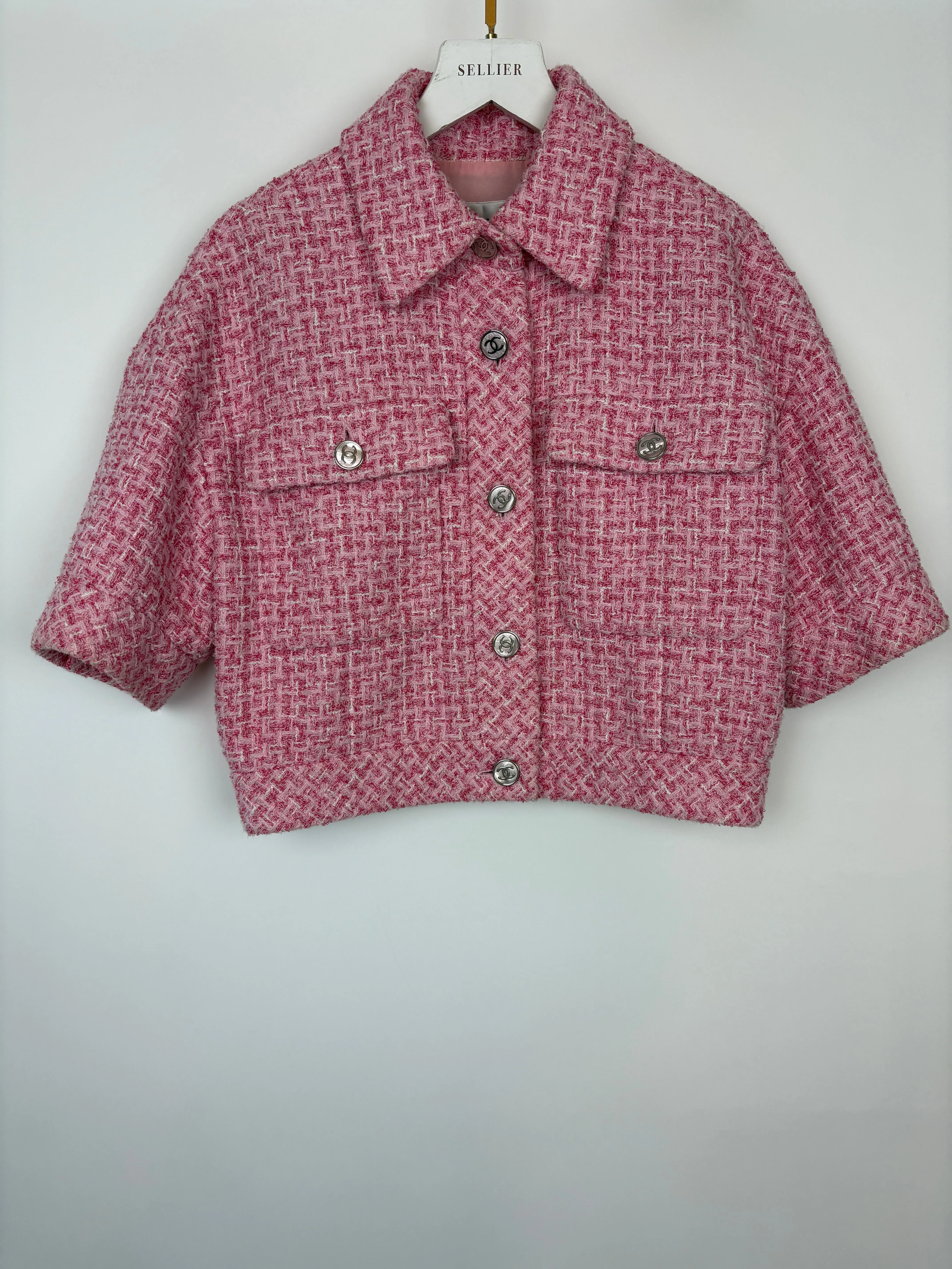 *HOT* Chanel 2023 Cropped Pink Short Sleeve Tweed Jacket with Silver CC Buttons Size FR 36 (UK 8)