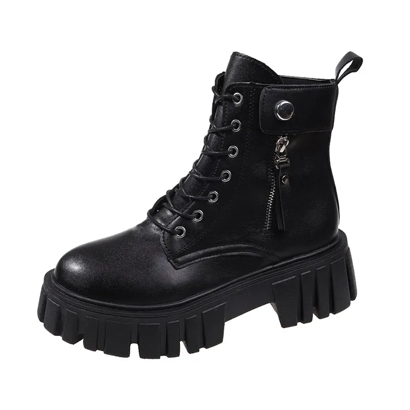 Stylische weiße Chunky Boots mit Schnürung Perfekt für Gothi