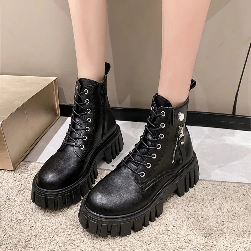 Stylische weiße Chunky Boots mit Schnürung Perfekt für Gothi